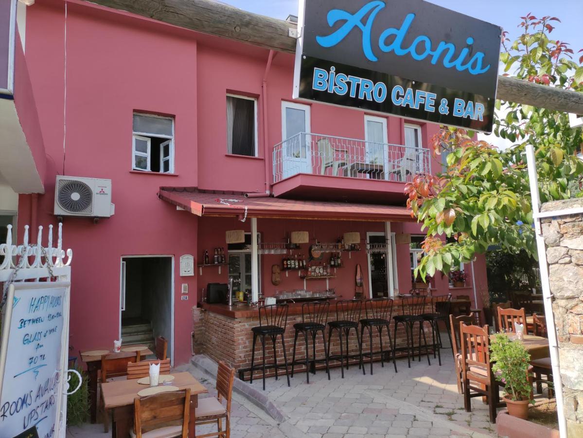 הוסטל פאטהיה Adonis Bistro Cafe Bar מראה חיצוני תמונה